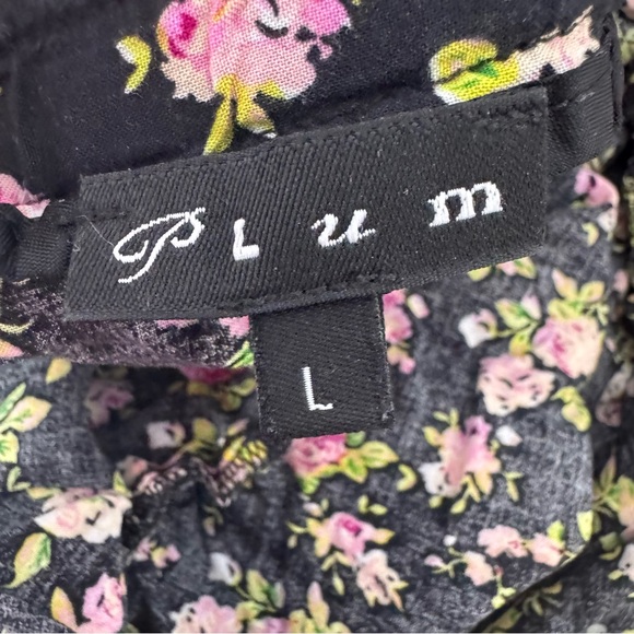 Plum skirt with flowers floral buttons black green pink mini skirt cute garden - Picture 4 of 8